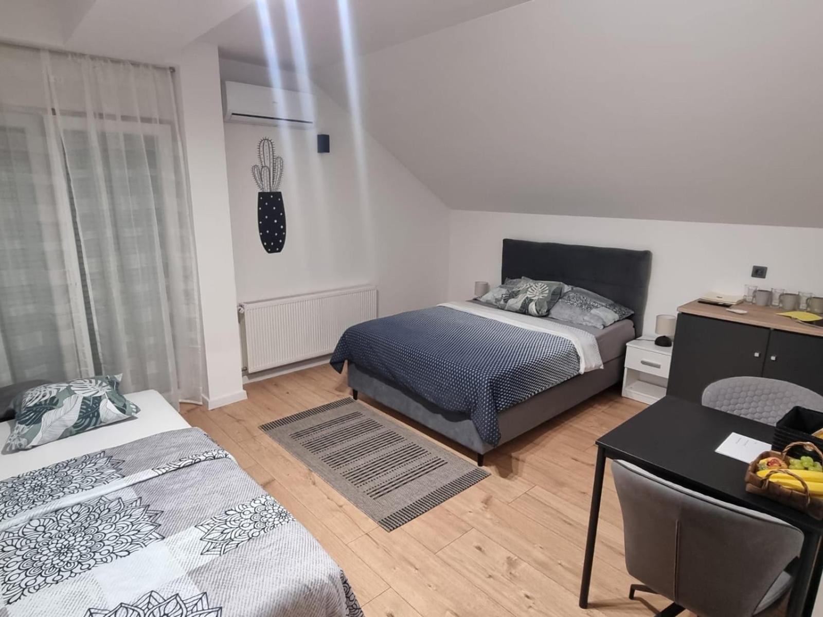 Sobe Marta Otel Trgovisce Dış mekan fotoğraf