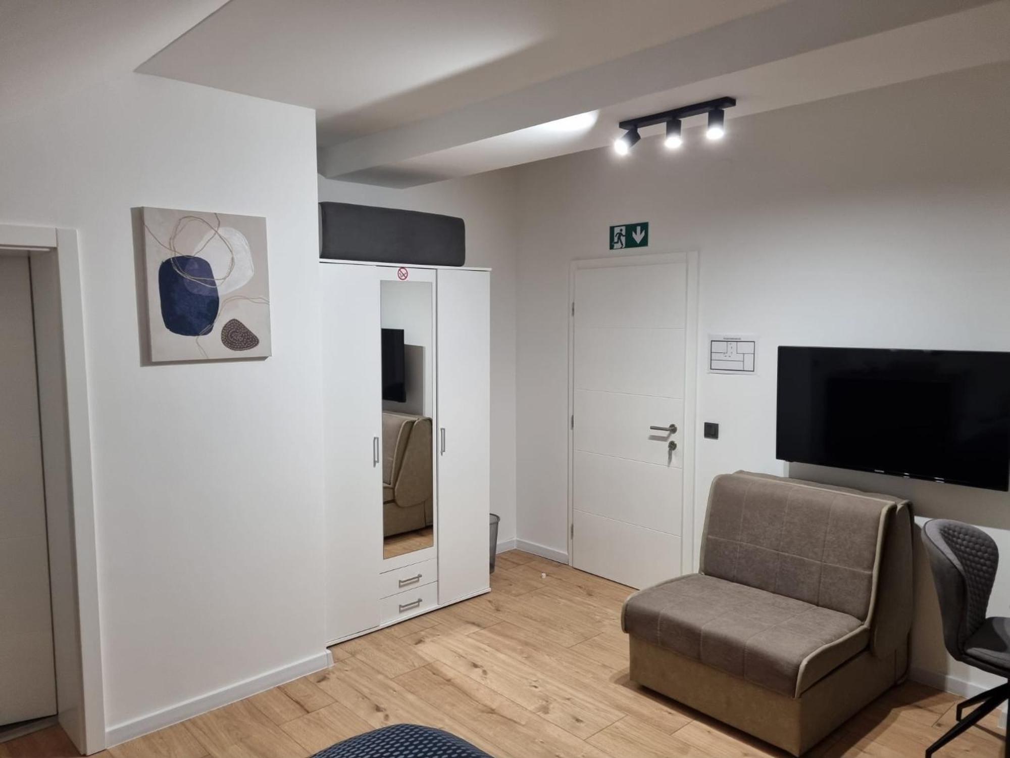Sobe Marta Otel Trgovisce Dış mekan fotoğraf
